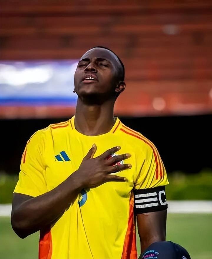 「10.3」曼联新闻快讯：herewego！曼联签下17岁后腰奥罗斯科