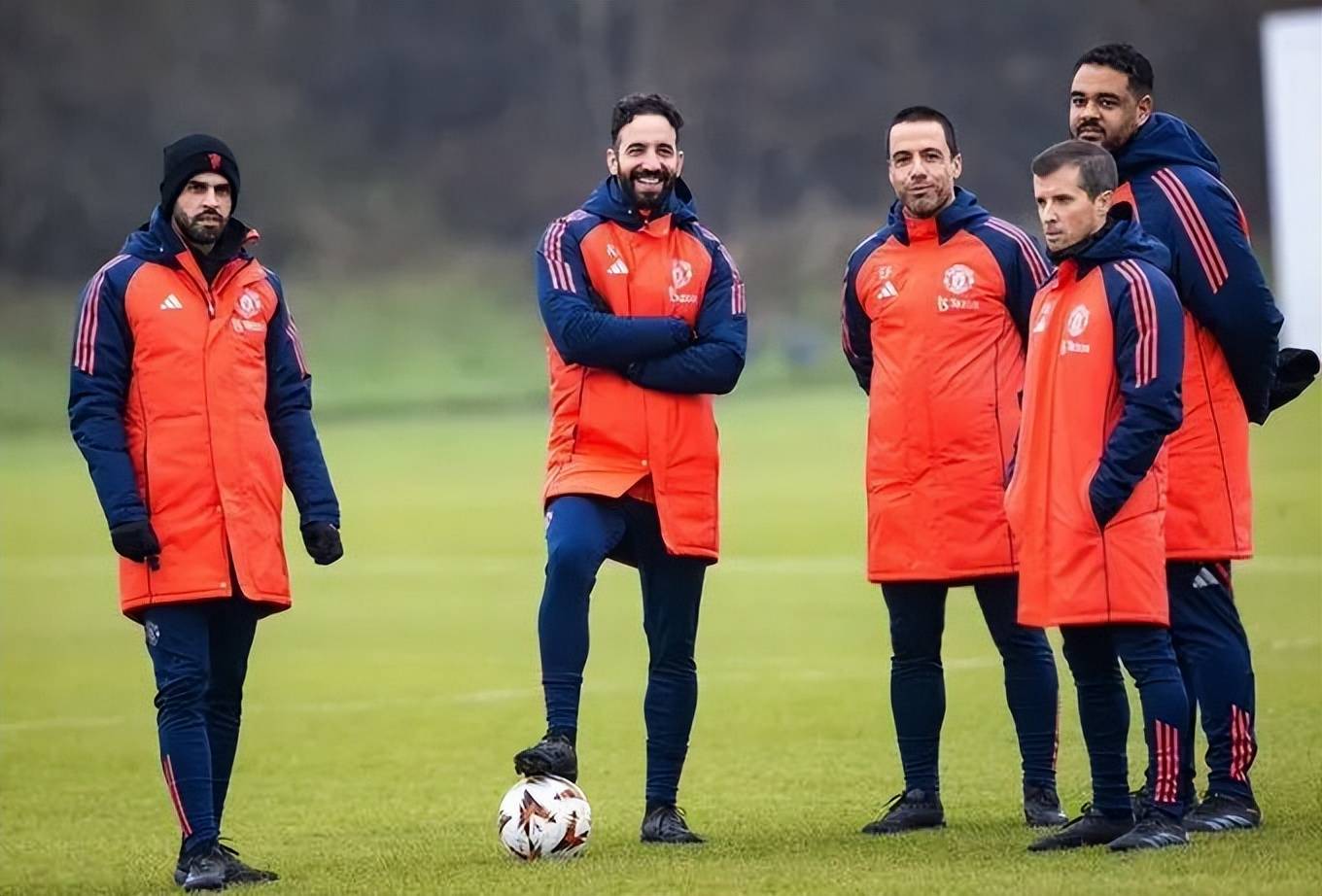 「10.3」曼联新闻快讯：herewego！曼联签下17岁后腰奥罗斯科