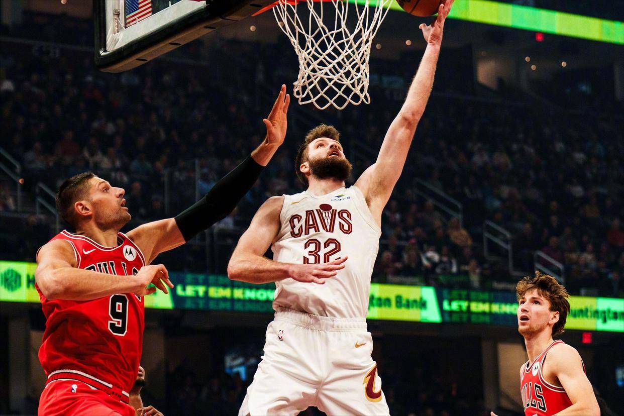 豪掷1.6亿奢侈税，11战8败主场被嘘！NBA最贵球队为何突然崩盘？